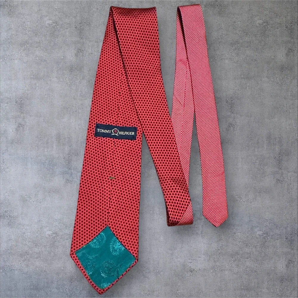 Tommy Hilfiger Silk Tie Red Navy Star Pattern USA Made Wide Necktie‎